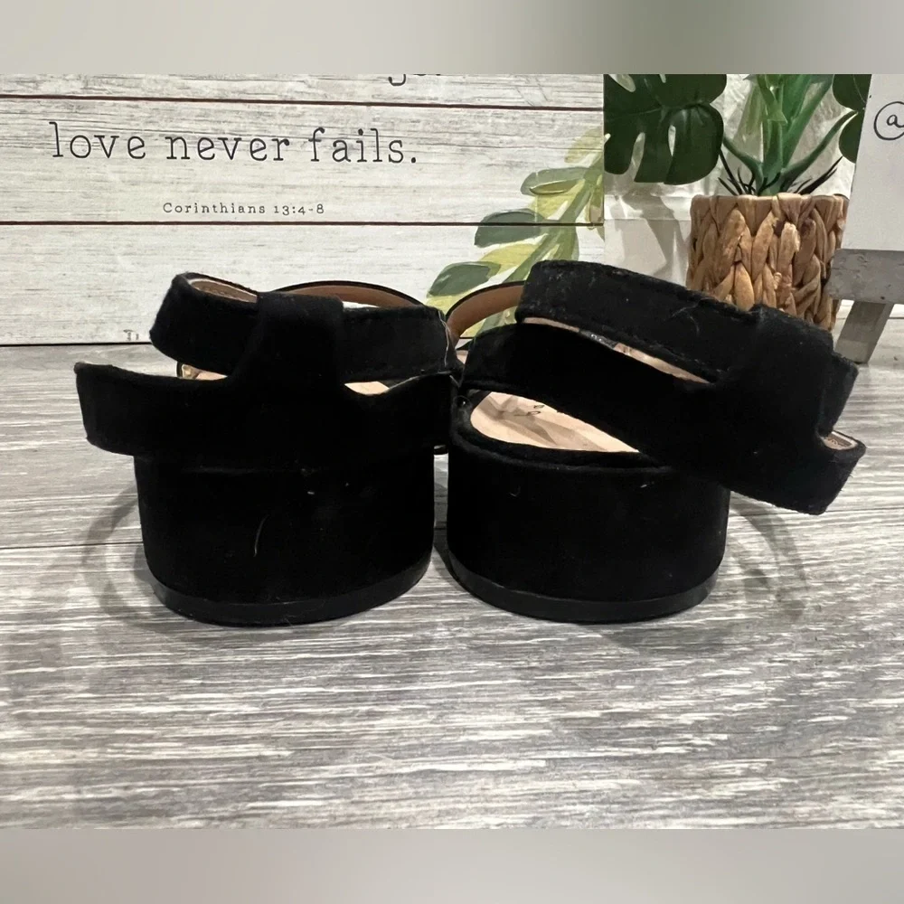 A New Day Small Block Heel Black Faux Suede Ankle Strap Sandals in Black. 8.5